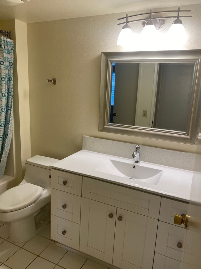 Building Photo - 2 bed, 1 bath Spring Time condo