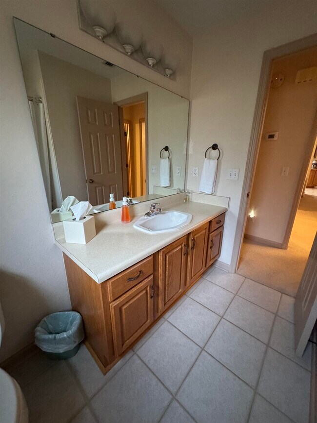 Building Photo - 1457 Applewood Way