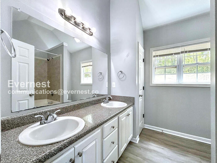 Building Photo - 1827 Belcher Pl SW