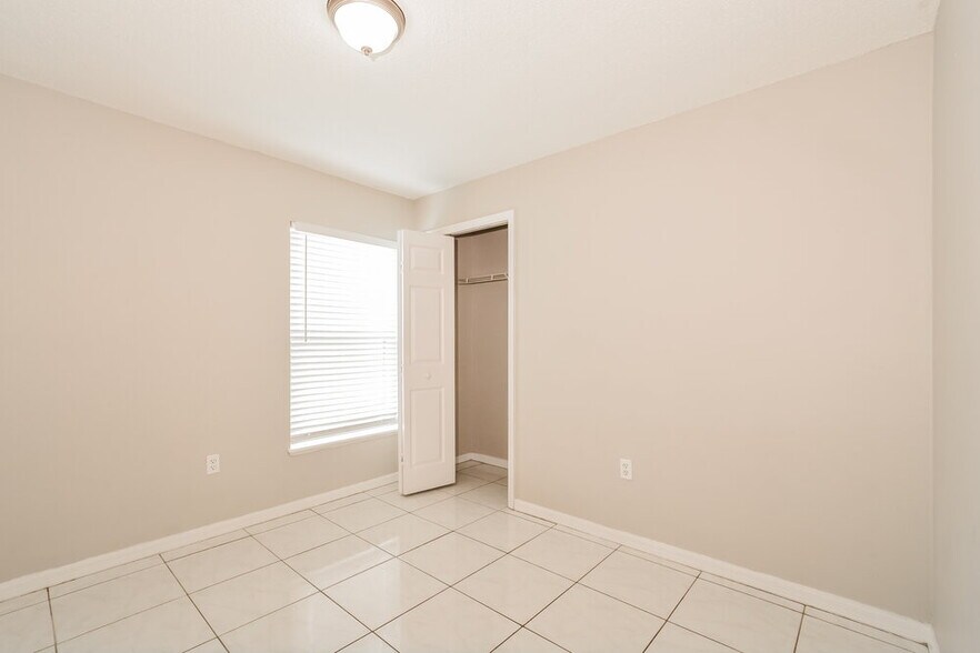Building Photo - 12853 Parkbury Dr