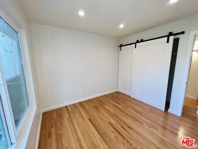Building Photo - 2209 Summertime Ln