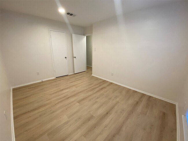 Building Photo - 2 N Waxberry Rd