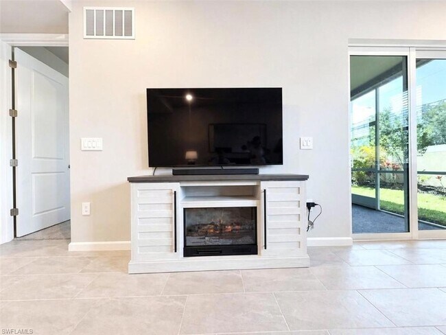 Building Photo - 4660 Arboretum Cir
