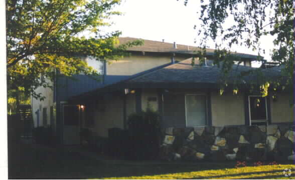 Building Photo - 765 Carro Dr