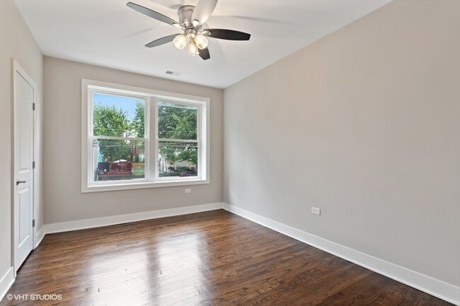 Building Photo - 5349 W Van Buren St