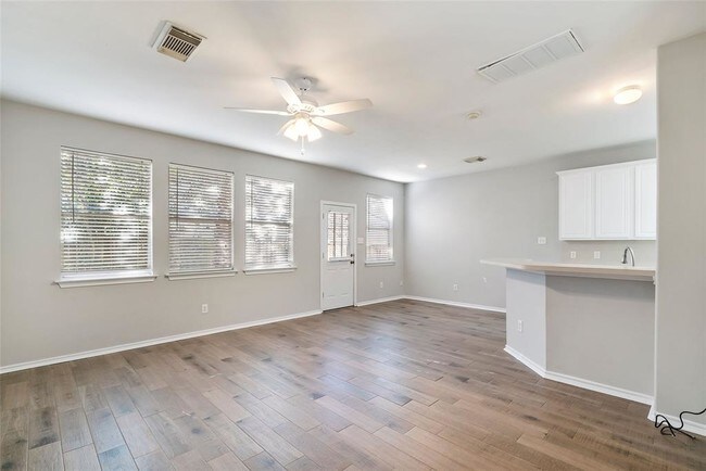 Building Photo - 123 N Camellia Grove Cir