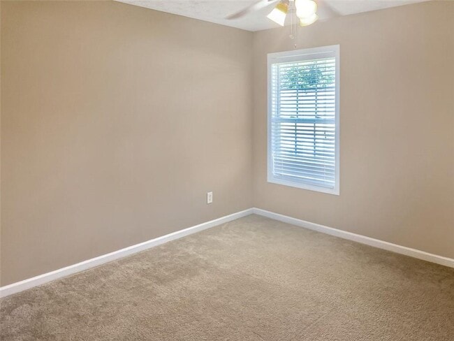 Building Photo - 3033 Kentmere Dr