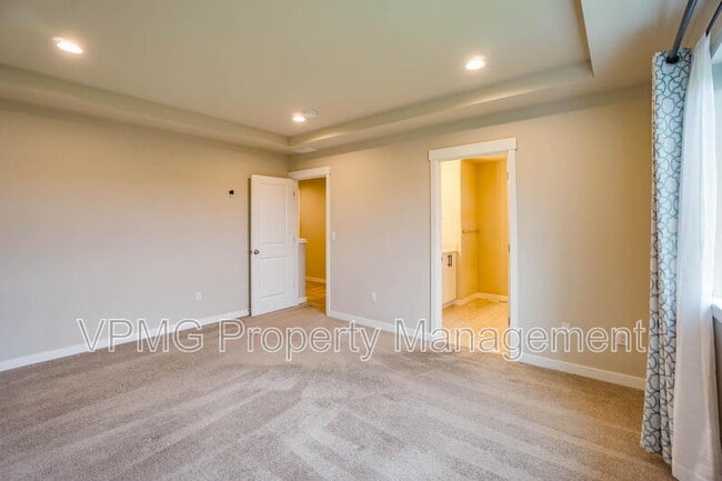Building Photo - 8714 N 3rd Way
