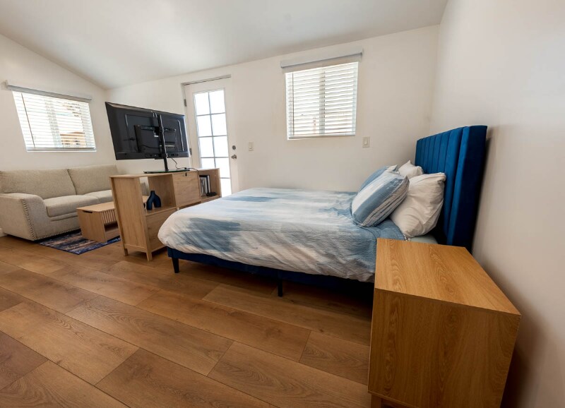 Building Photo - 3668 5th Ave