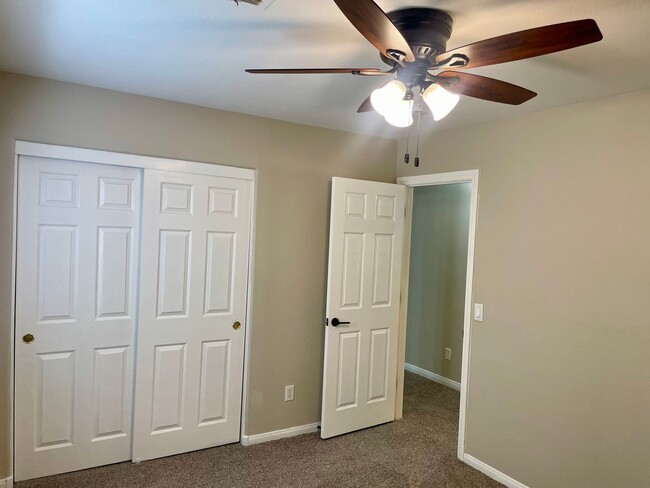 Building Photo - BEAUTIFUL SINGLE STORY HOME IN GATED COMMUNITY OF STALLION MOUNTAIN