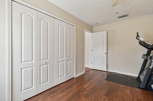 Building Photo - Tuscanny Street