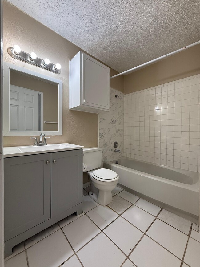 Building Photo - 7724 Winsford Dr