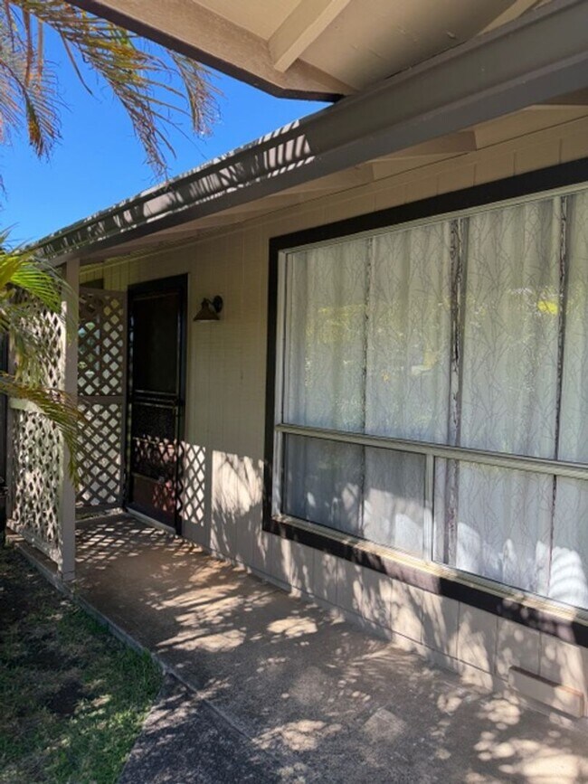 Building Photo - 75 Kaupea St