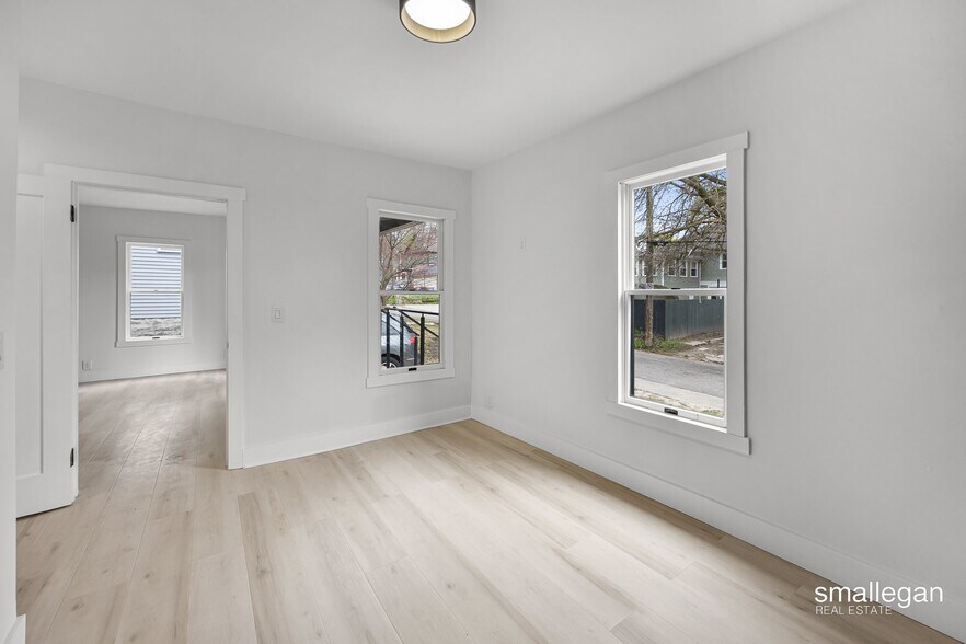 Building Photo - 1322 Hurd St SE