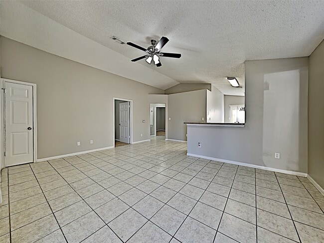 Building Photo - 3215 Boynton Dr