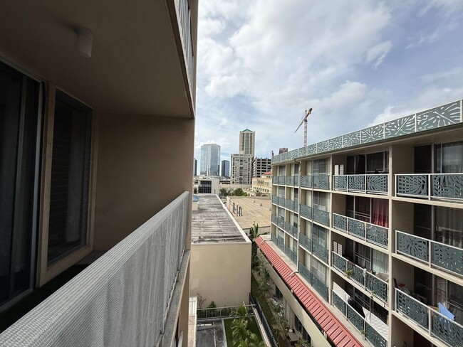 Building Photo - 785 Kinau St