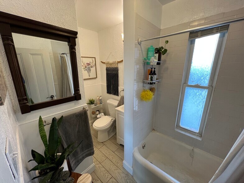 Building Photo - 12 Claremon St