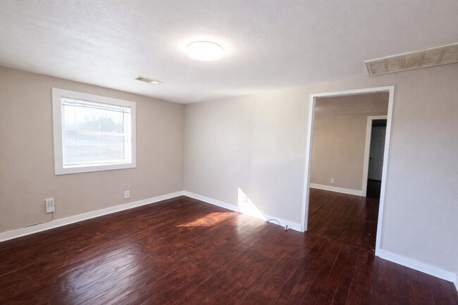 Building Photo - 5012 Avenue K Ave