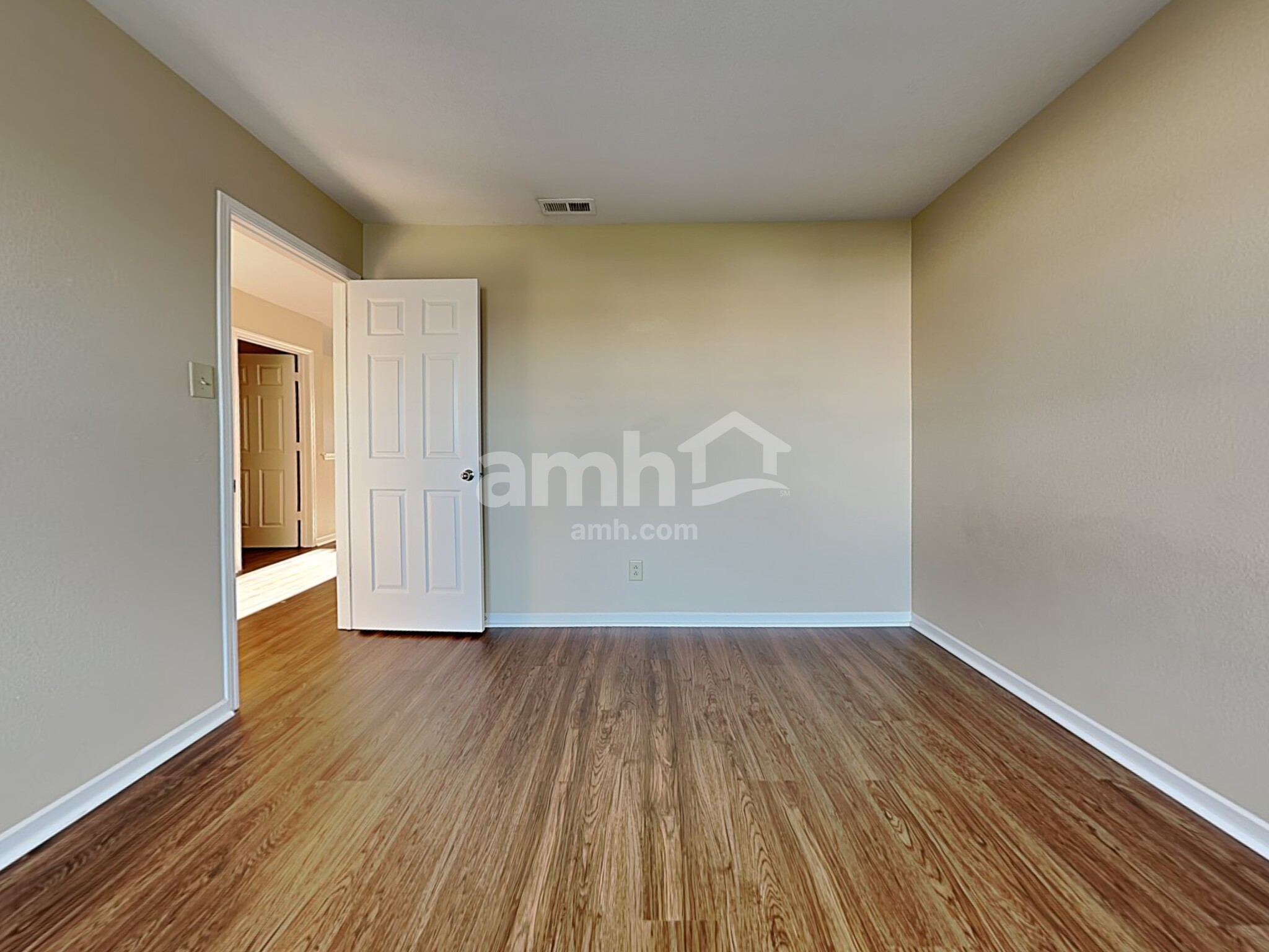 Building Photo - 8243 Retreat Ln