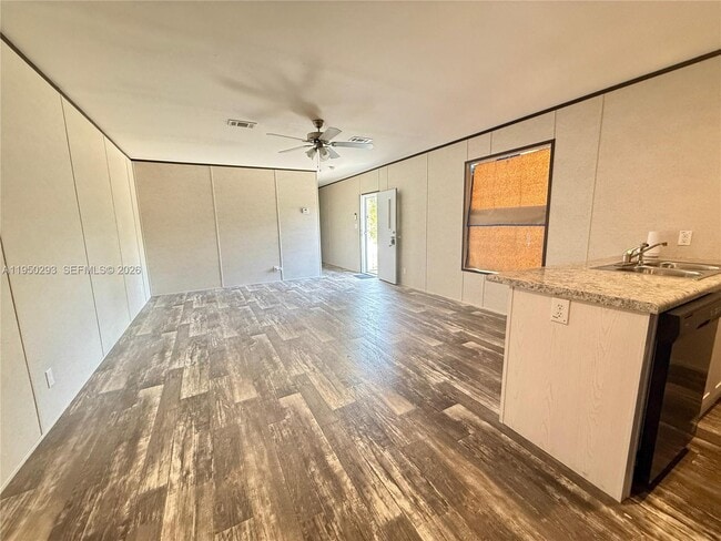 Building Photo - 334 Oak Crest Dr