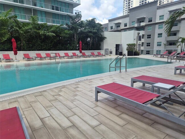 Building Photo - 1100 S Miami Ave