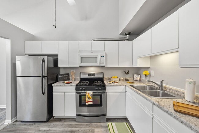 Building Photo - 73 Century Dr