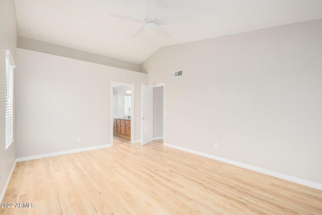Building Photo - 3919 E Marconi Ave