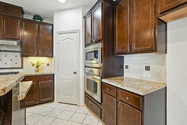 Building Photo - 19014 Ridge Cove Ln