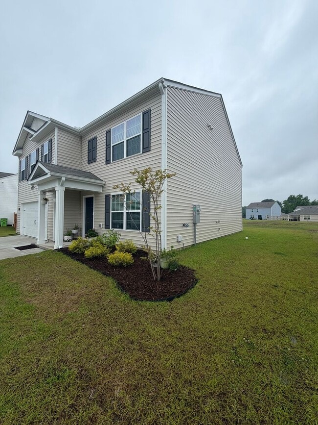 Building Photo - Spacious New Construction Home with 5 Bedrooms, 3 Full Baths