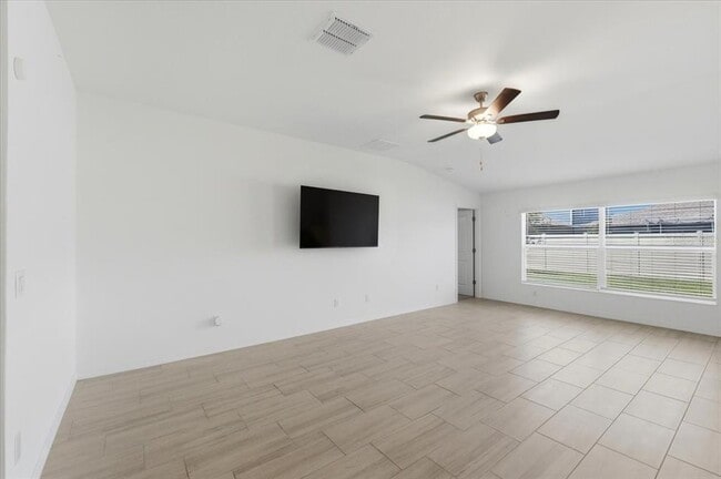 Building Photo - 35029 Brackett Bnd