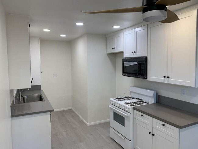 Building Photo - 13834 Christine Dr