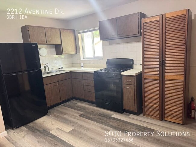 Building Photo - 2212 Aventine Dr