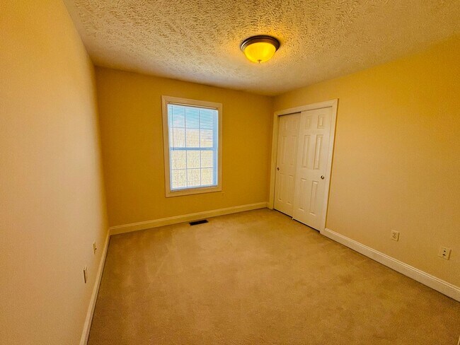 Building Photo - 385 Oak Tree Blvd NW