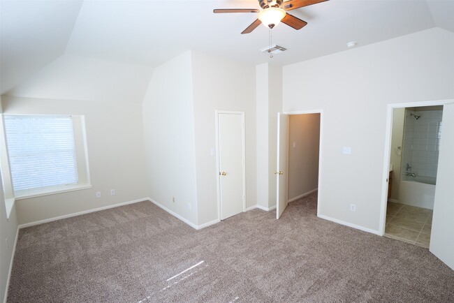 Building Photo - 6823 Arrowchase Ct