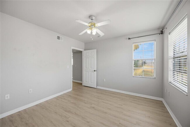 Building Photo - 1195 Villagio Cir
