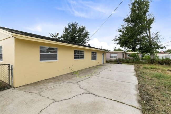 Building Photo - 4469 King Cole Blvd