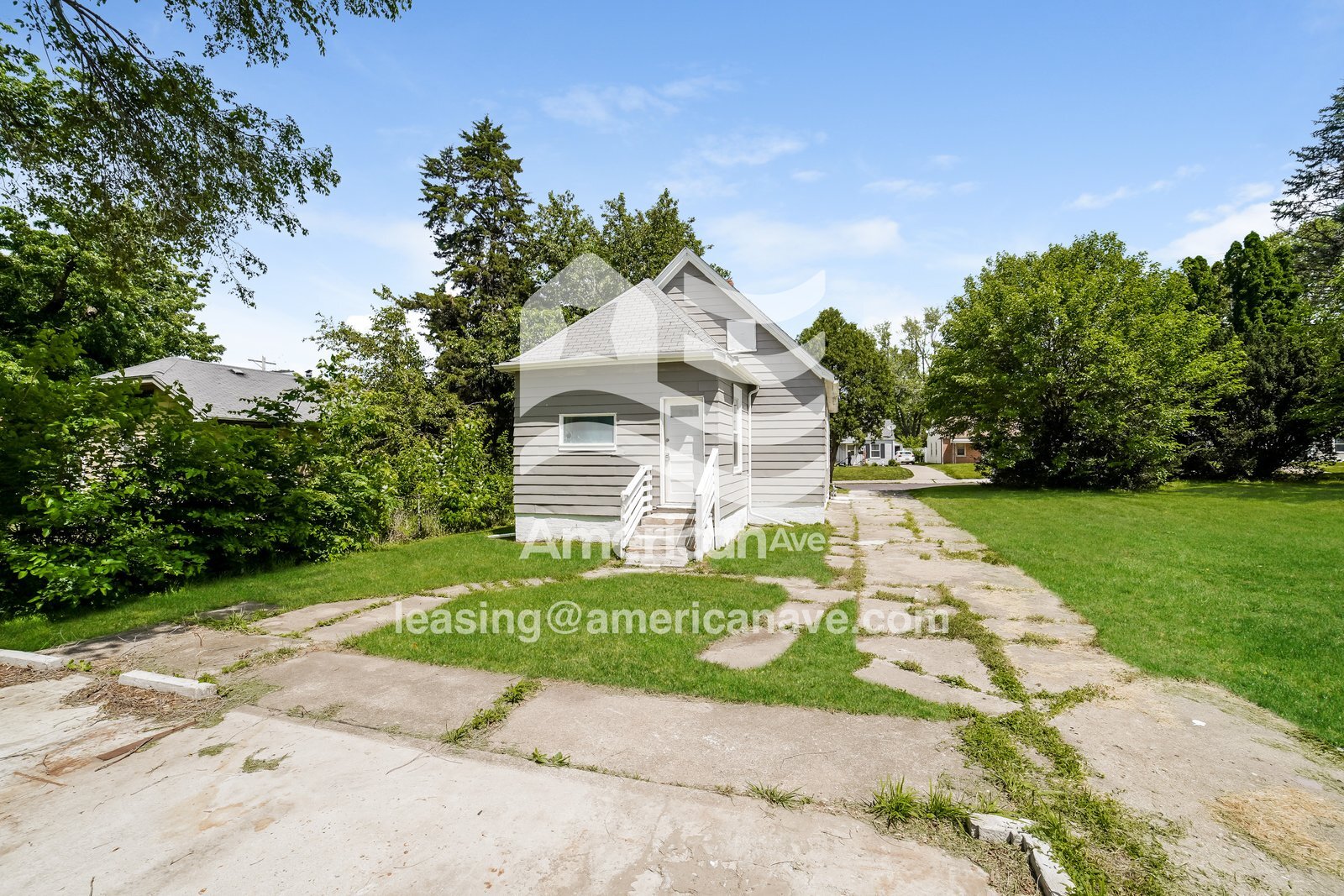 Building Photo - 704 E Gift Ave