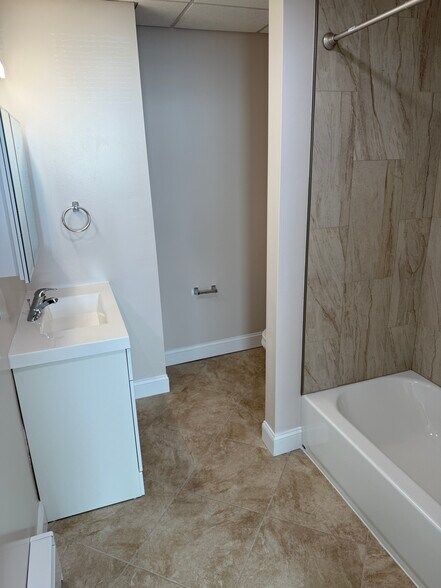 Building Photo - 1101 Rambler Ave