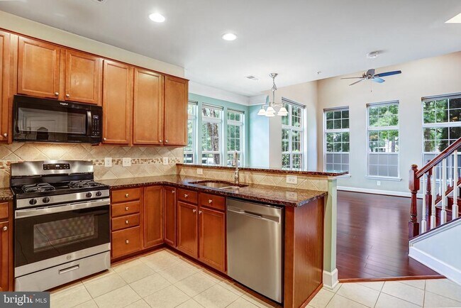 Building Photo - 13526 Waterford Hills Boulevard
