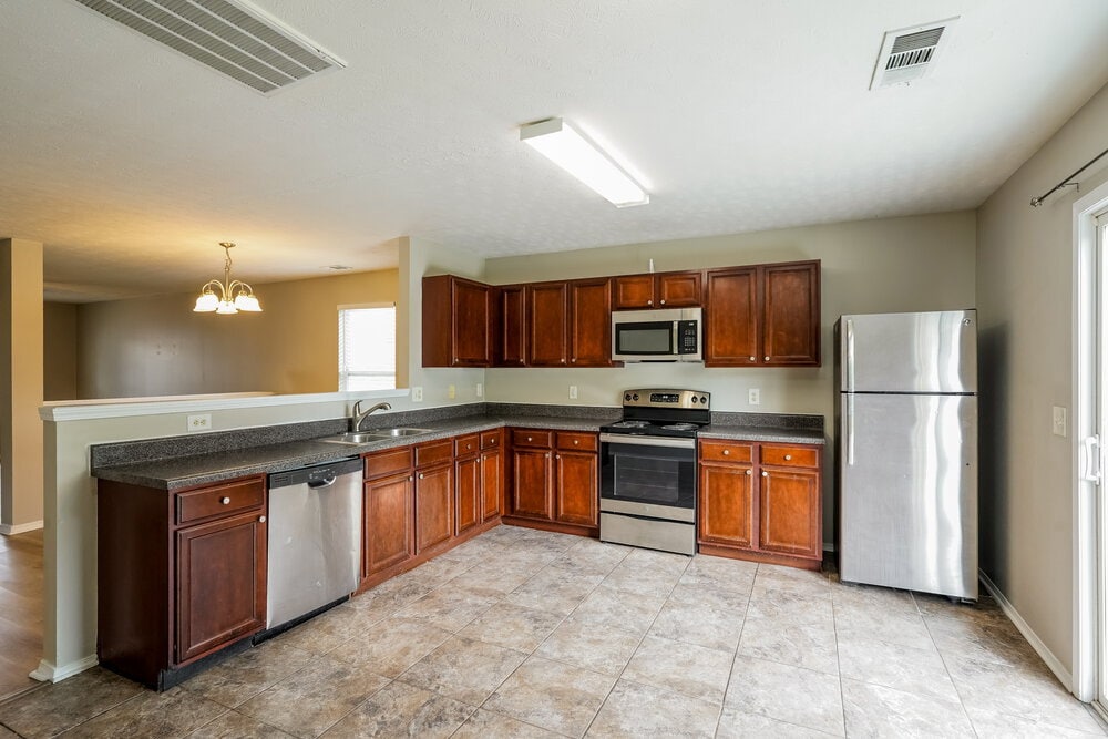 Building Photo - 2893 Creekbend Dr