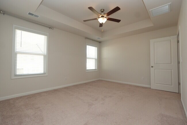 Building Photo - 3BR/2.5BA SFR with 1-car garage near Publix. Pets Allowed