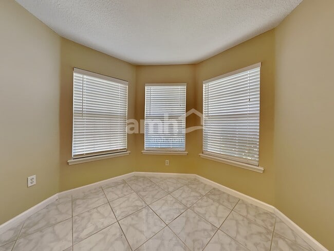Building Photo - 9422 Daniels Mill Dr
