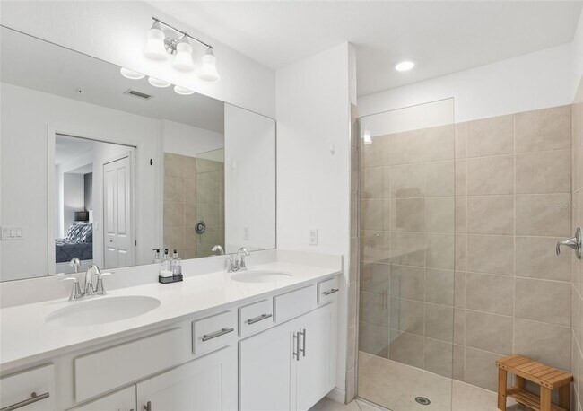 Building Photo - 14204 Heritage Landing Blvd