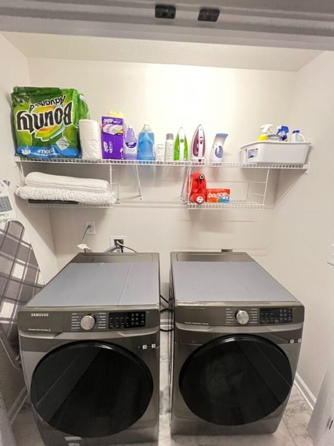 Building Photo - Beautiful Home Coming Soon!