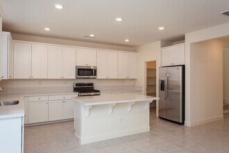 Building Photo - 6049 Red Sun Dr