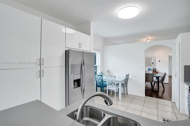 Building Photo - 4102 Sapphire Terrace