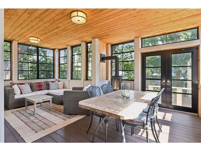 Building Photo - 3933 Zenith Ave S