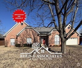 Building Photo - Spacious Olive Branch Home