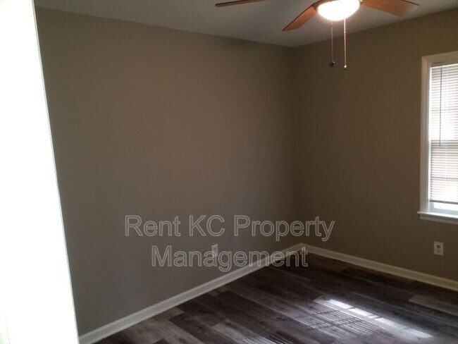 Building Photo - 4608 Ridgeway Ave