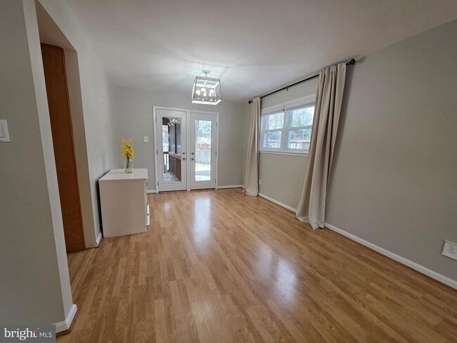 Building Photo - 8140 Drayton Ln